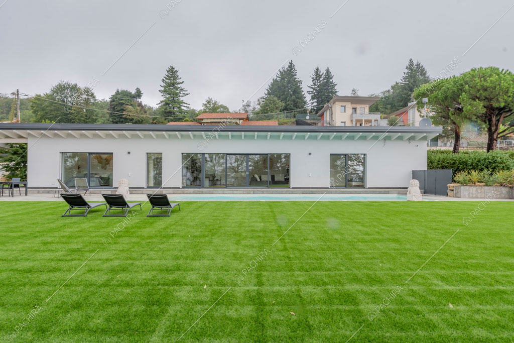 Giardino della villa Amazonite, location in stile contemporaneo a Varese