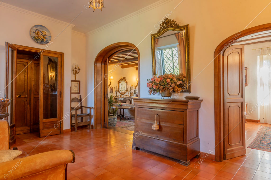 Atrio della dimora storica Logan, location in stile classico a Roma