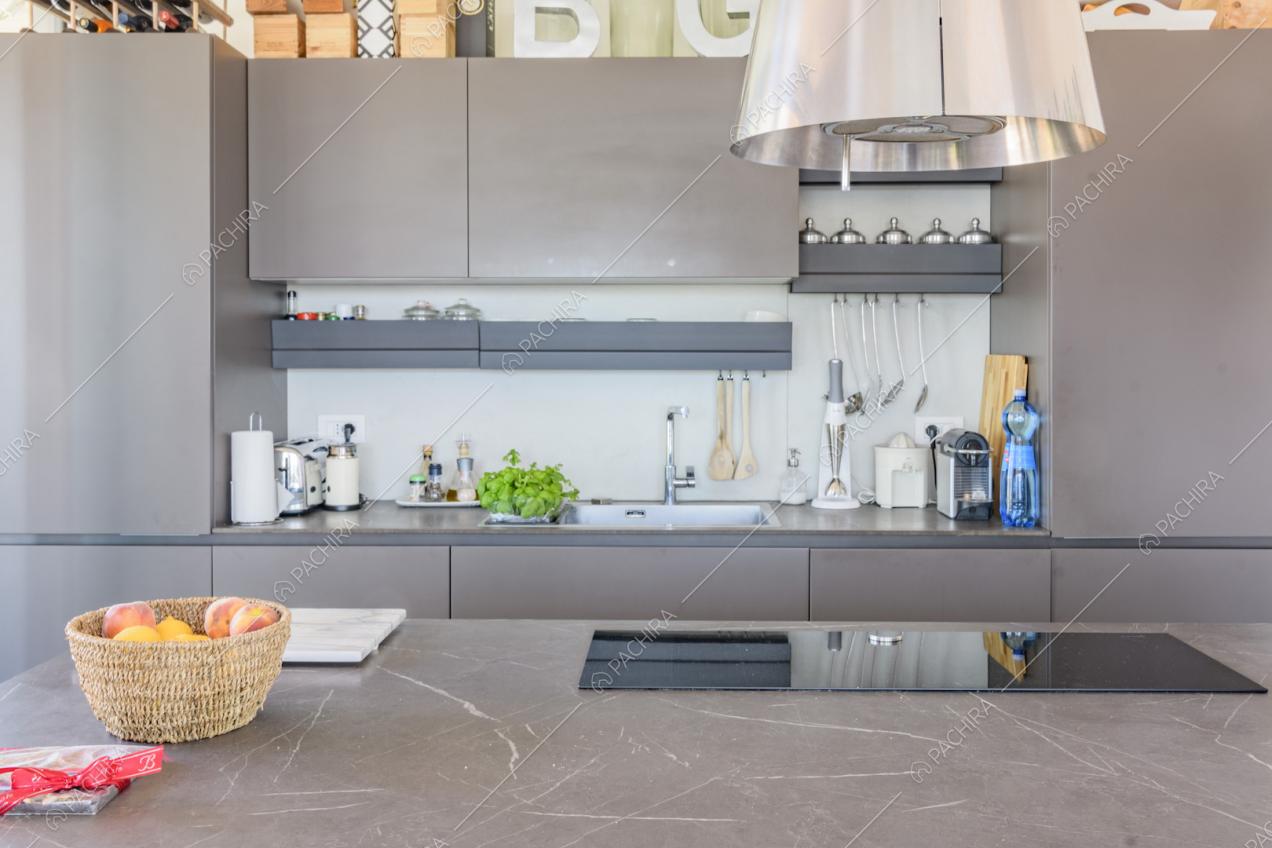 Dettaglio della cucina della Location Goumi