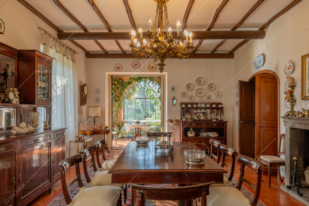 Sala da pranzo della dimora storica Logan, location in stile classico a Roma