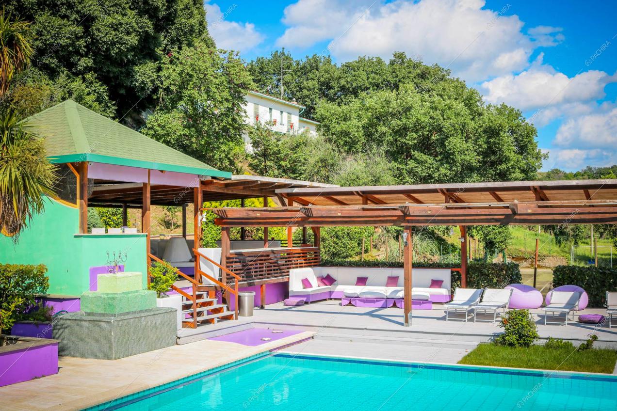 Piscina dell'hotel Aegirine, location in stile eclettico a Rieti
