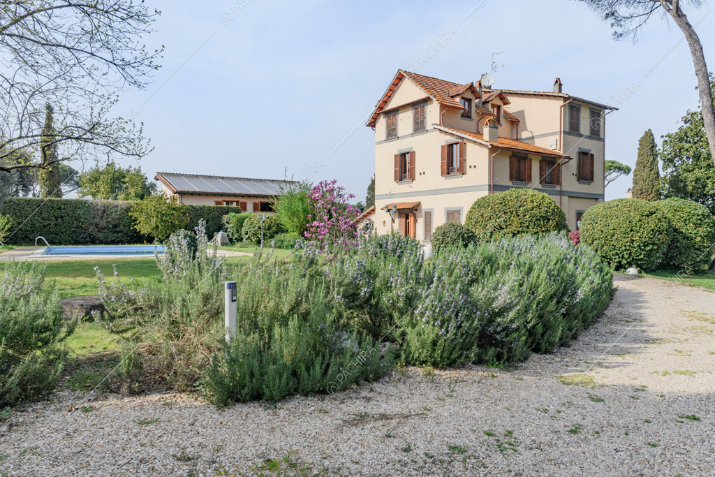 Giardino della villa Ebridi, location in stile rustico a Roma
