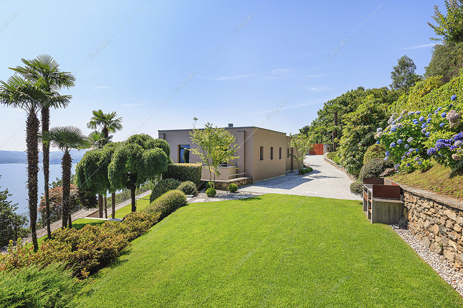 Giardino della villa moderna Cleome, location per shooting a Verbania