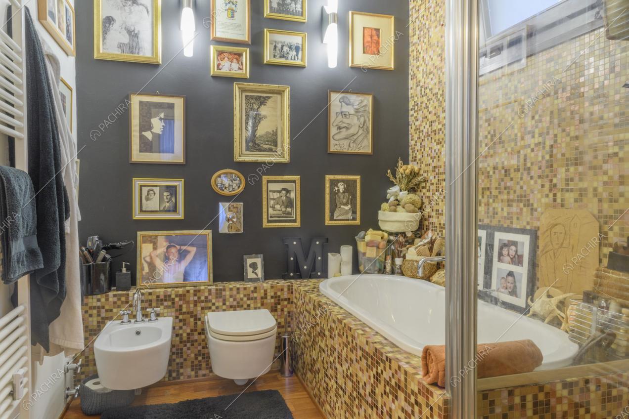 Bagno in stile eclettico contemporaneo