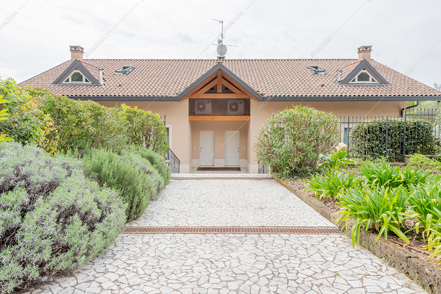 Vialetto della villa Mississipi, location in stile rustico a Monza