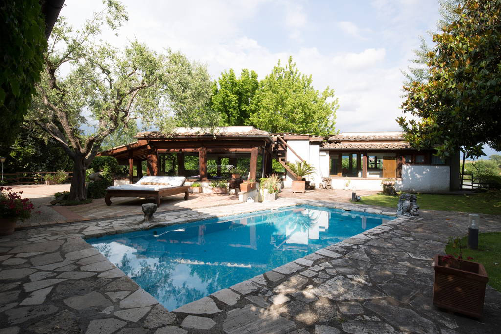 Location Ravanello villa Roma 25