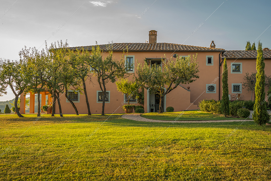 Giardino dell'agriturismo Tevere, location in stile country a Siena