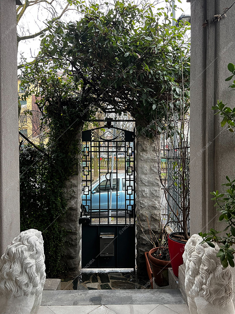 Ingresso della villa Corallo, location in stile liberty a Milano