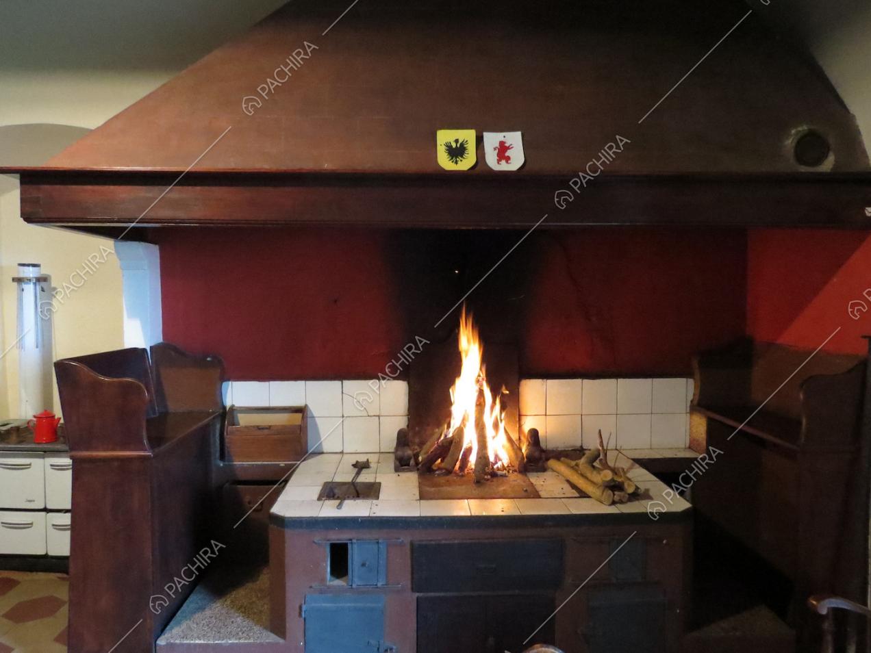 Antica stufa a legna