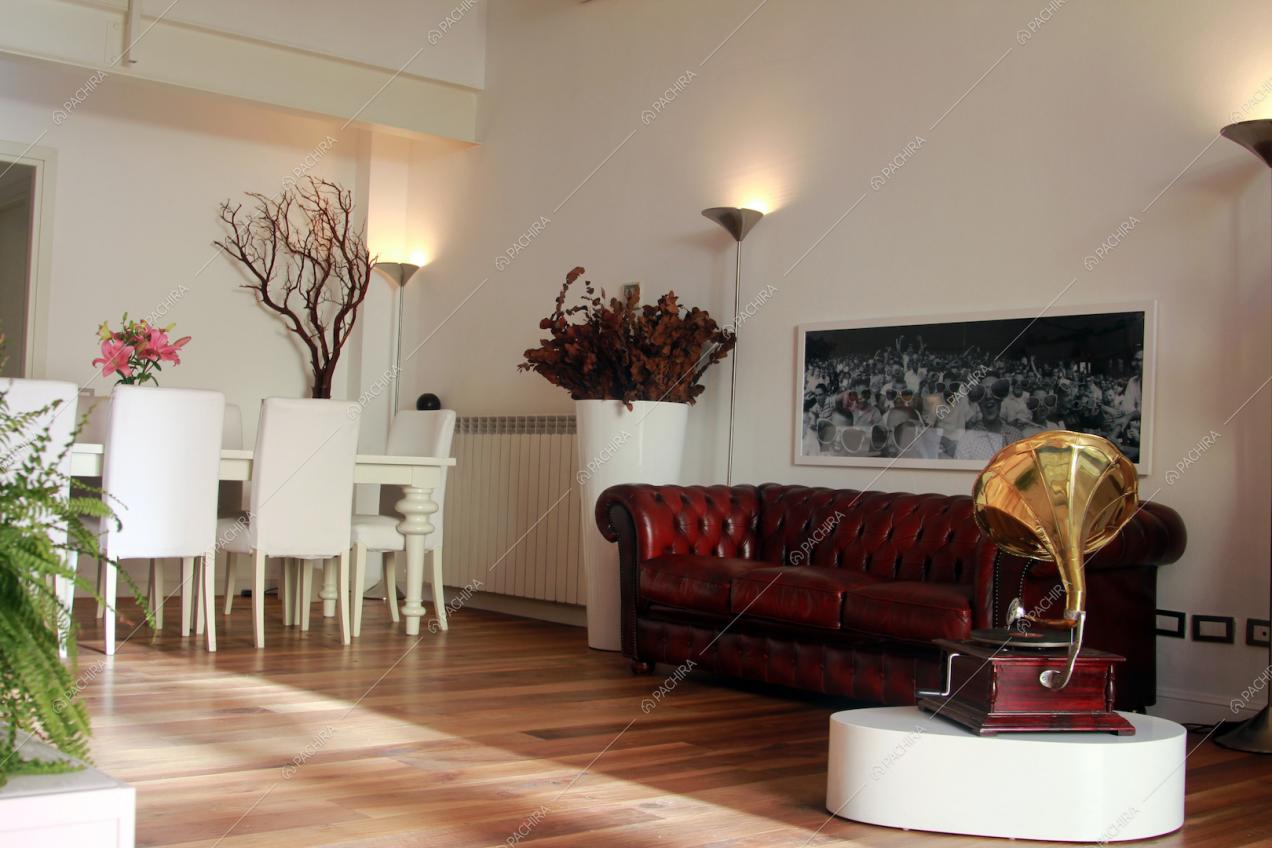 Scorcio sulla zona living del loft