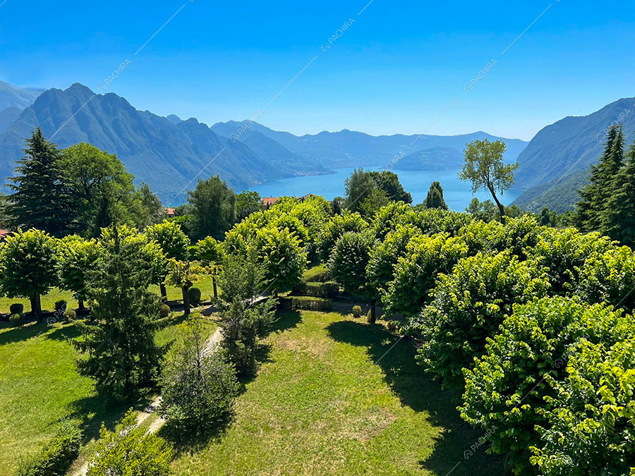Parco della villa Kurili, location in stile classico a Bergamo
