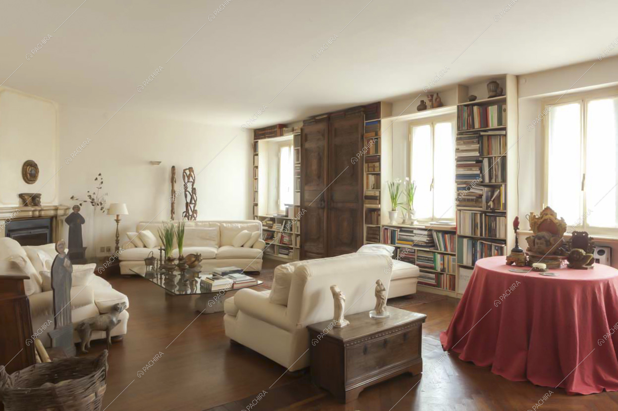 Arredi in legno e pavimento in parquet