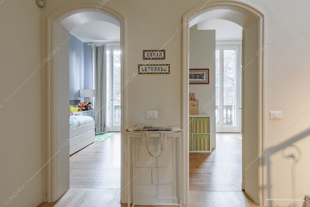 Atrio della villa Kharan, location in stile contemporaneo a Milano