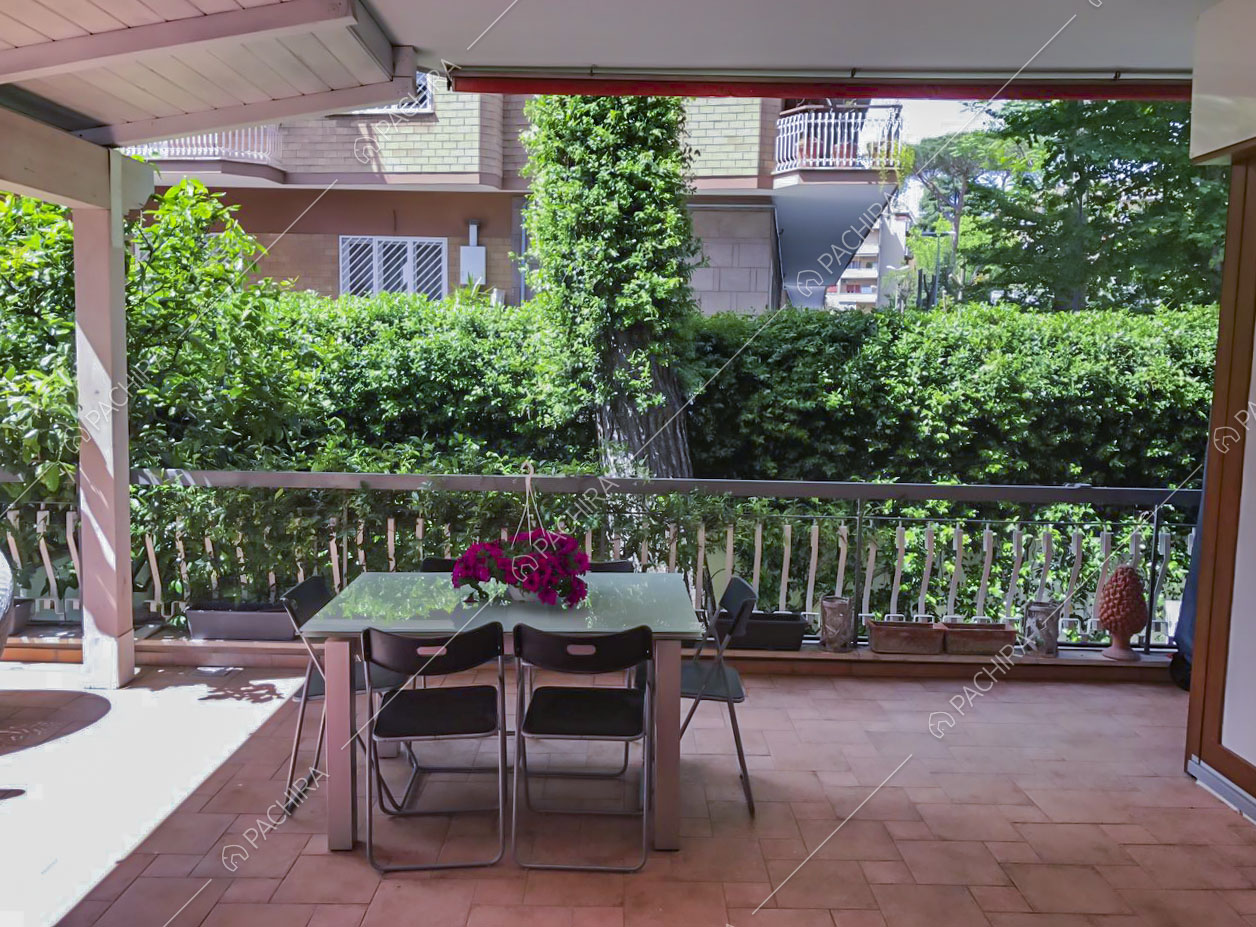 Tavolo da pranzo sulla terrazza