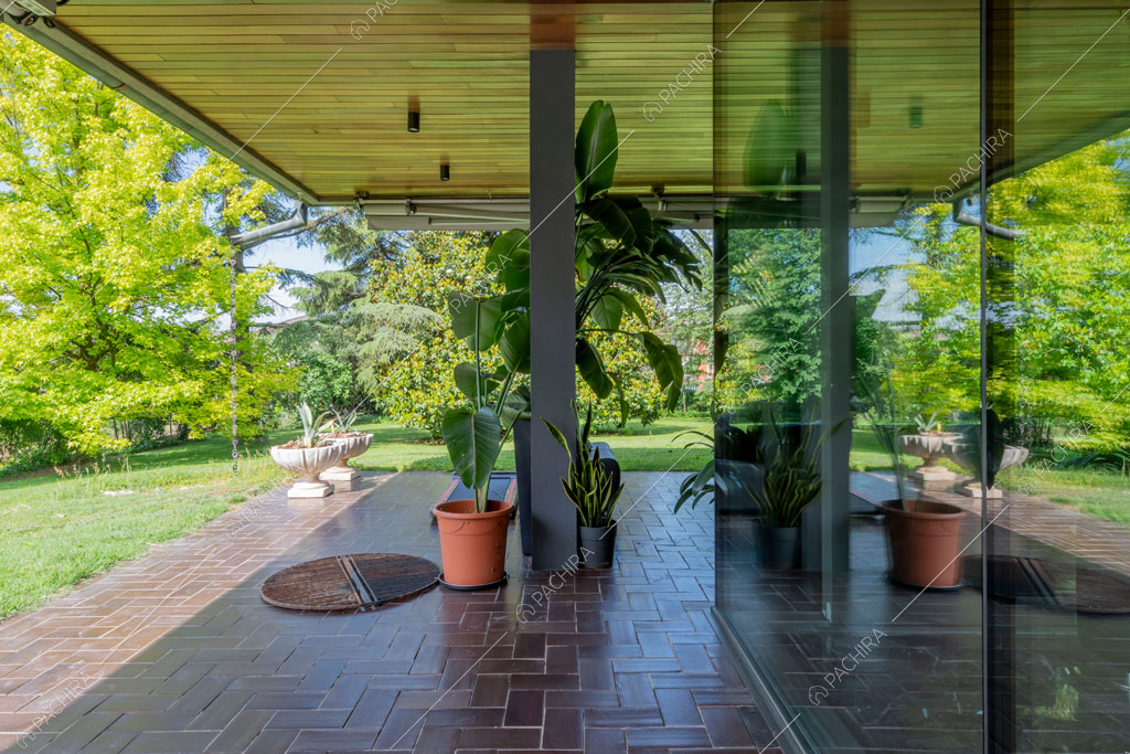 Veranda della villa Biotite, location in stile moderno a Verona