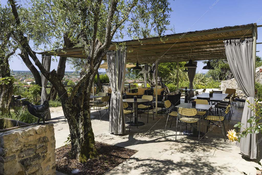 Gli esterni della villa in stile moderno
