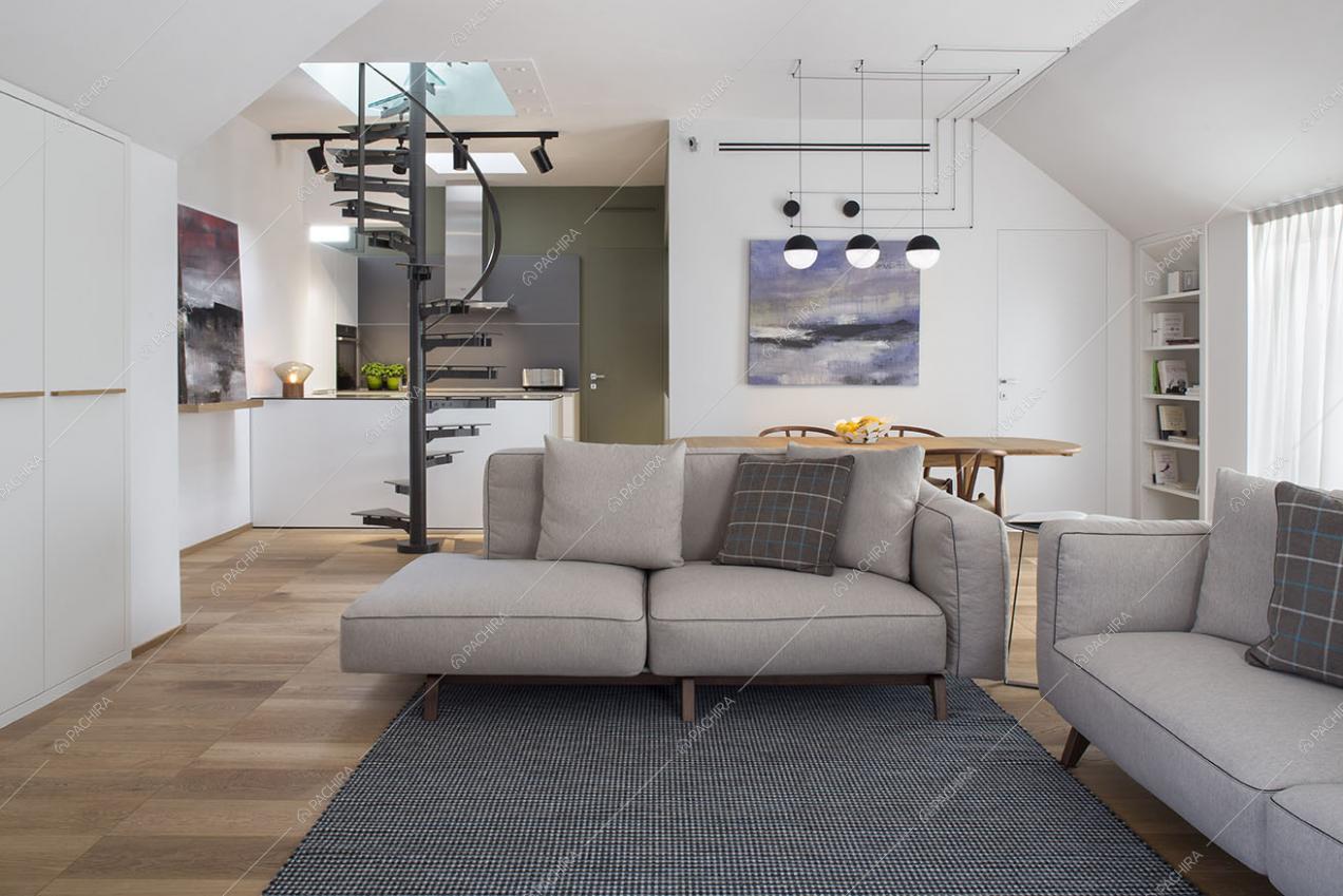 Living di attico moderno a Milano