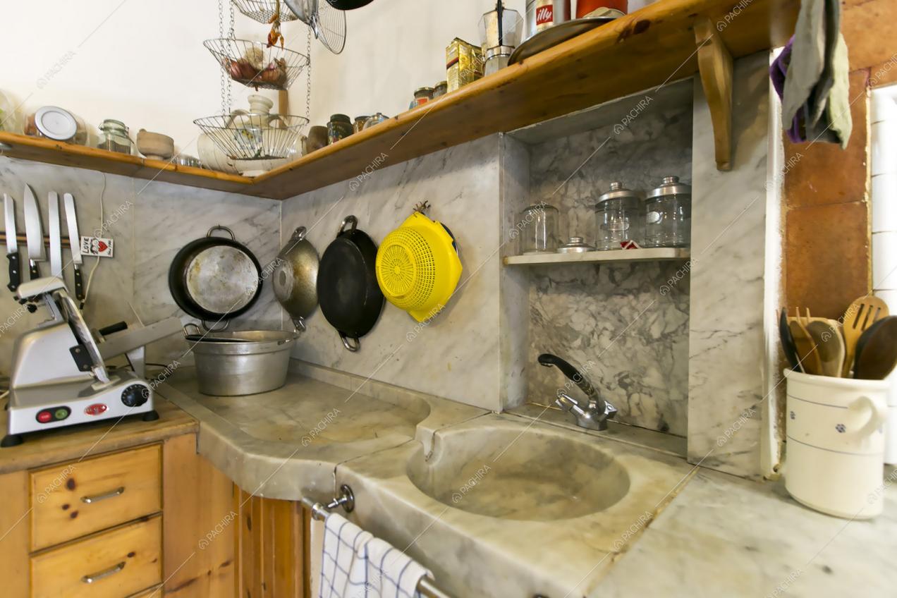 Cucina villa moderna a Roma