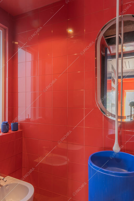 Bagno dell'appartamento Gila, location in stile contemporaneo a Roma