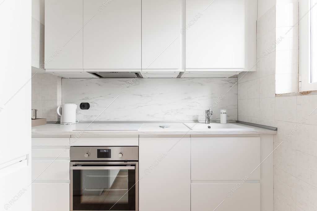 Cucina a parete della villa Agnocasto, location in stile moderno a Roma