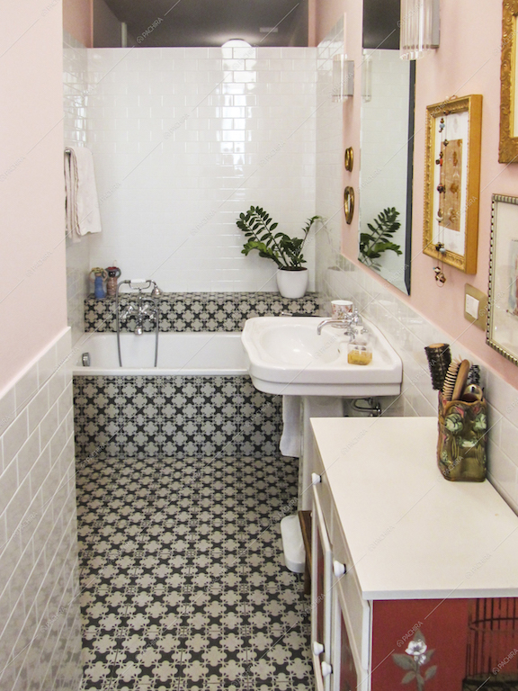 Bagno in stile vintage con cementine