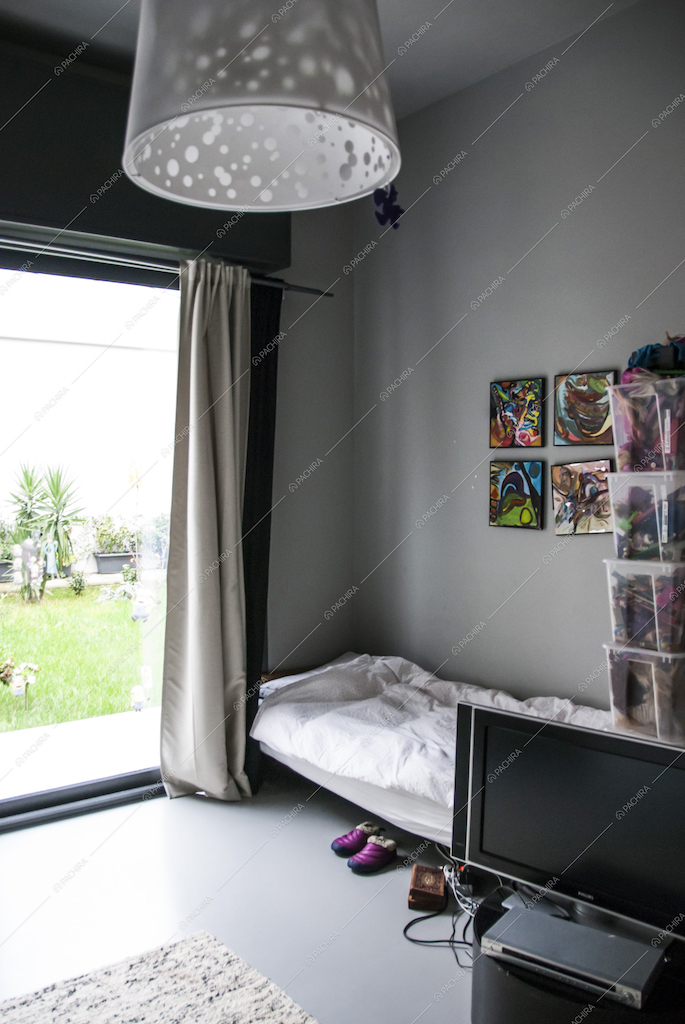 La cameretta dei bambini con vista sul giardino interno