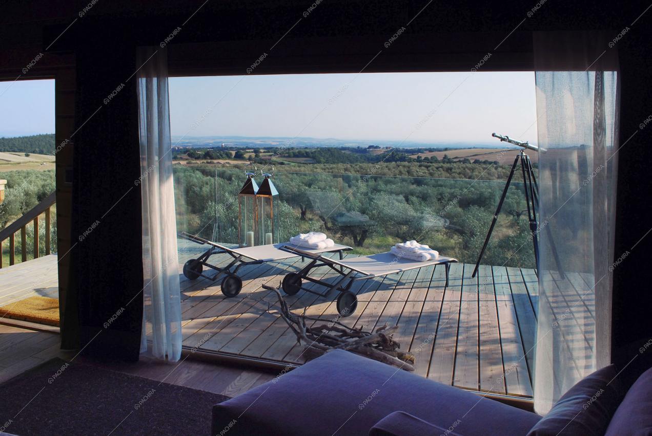 Terrazza con sdraio e vista panoramica