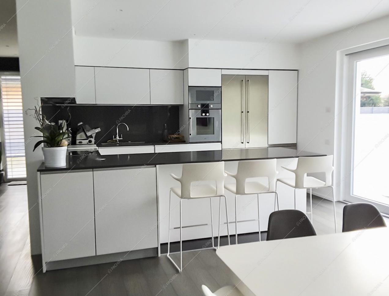 La cucina moderna della Location Iresine