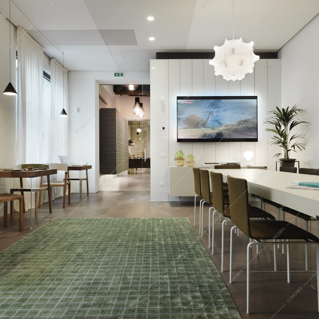 Cucina moderna e pavimento in mosaico verde