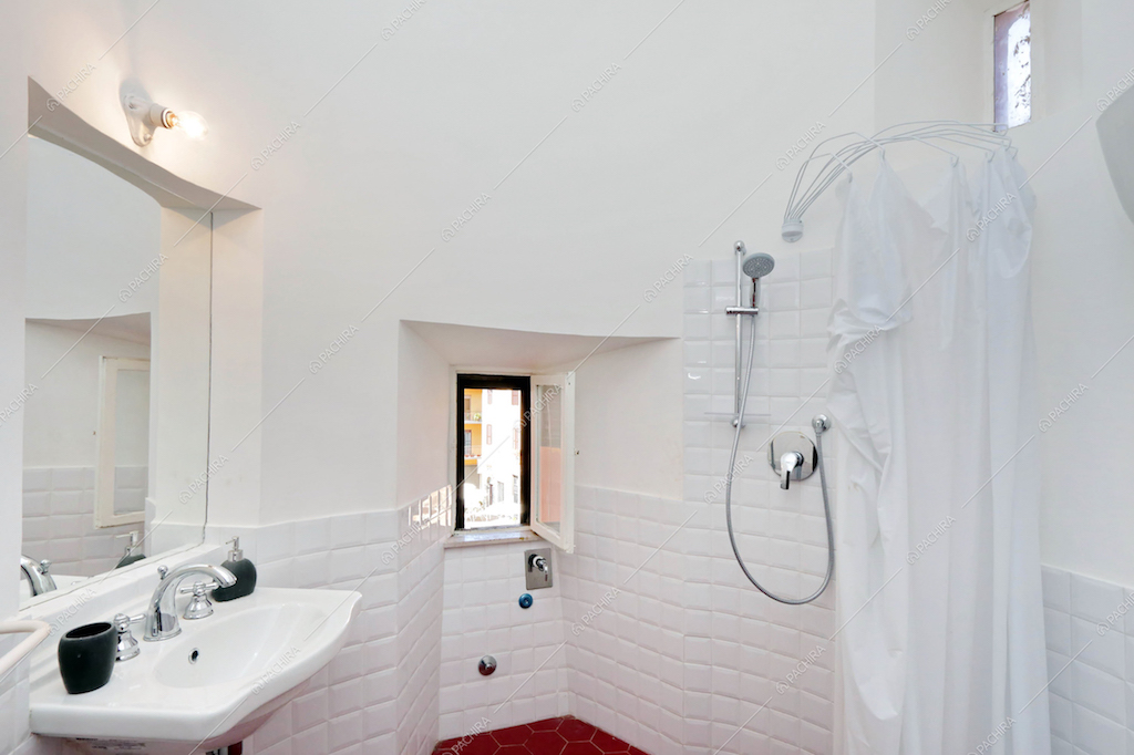 Il bagno bianco della Location Tormentilla