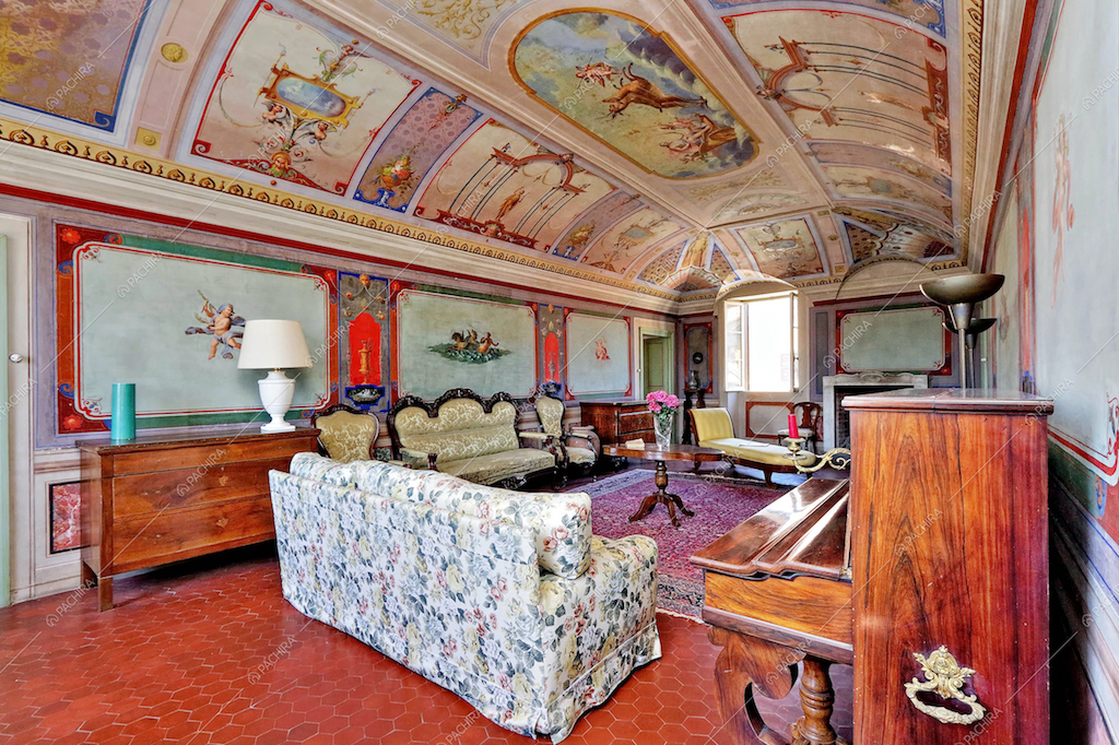 Mobili d'epoca nella Location Tormentilla
