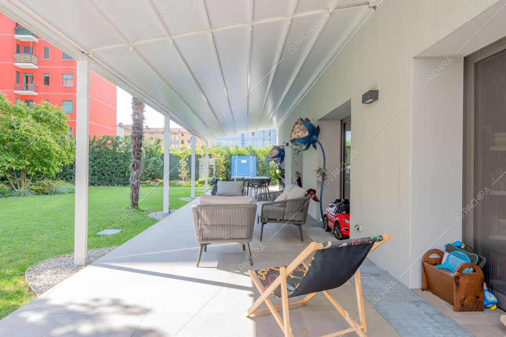 Veranda del loft Graviola, location in stile contemporaneo a Milano