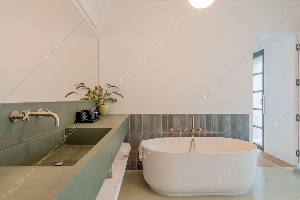 Bagno del loft Tigri, location in stile contemporaneo a Milano
