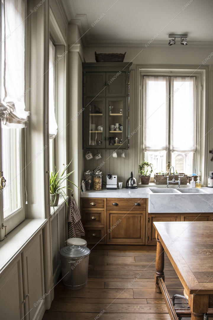 Pavimento in parquet nella cucina della Location Partenio a Milano
