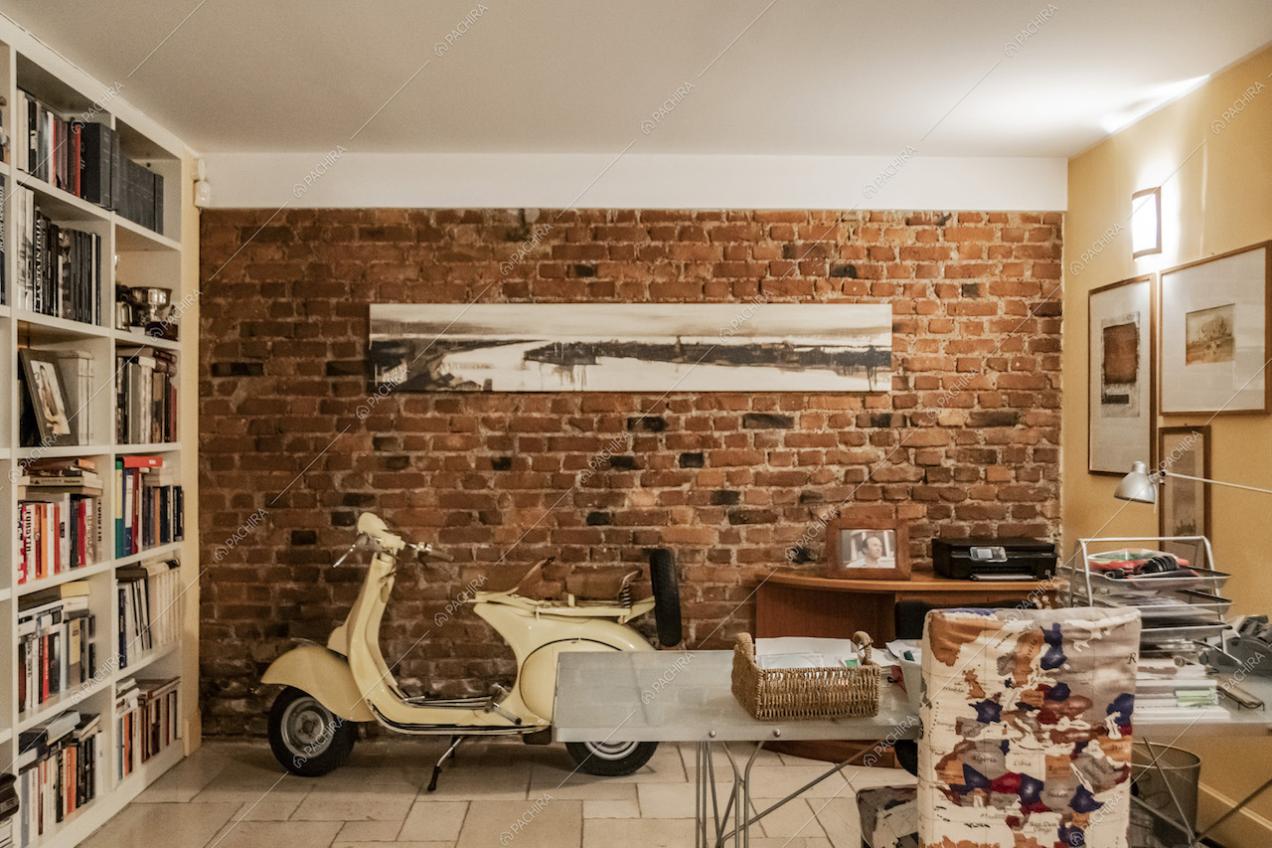Studio della villa Curcuma, location in stile contemporaneo a Milano