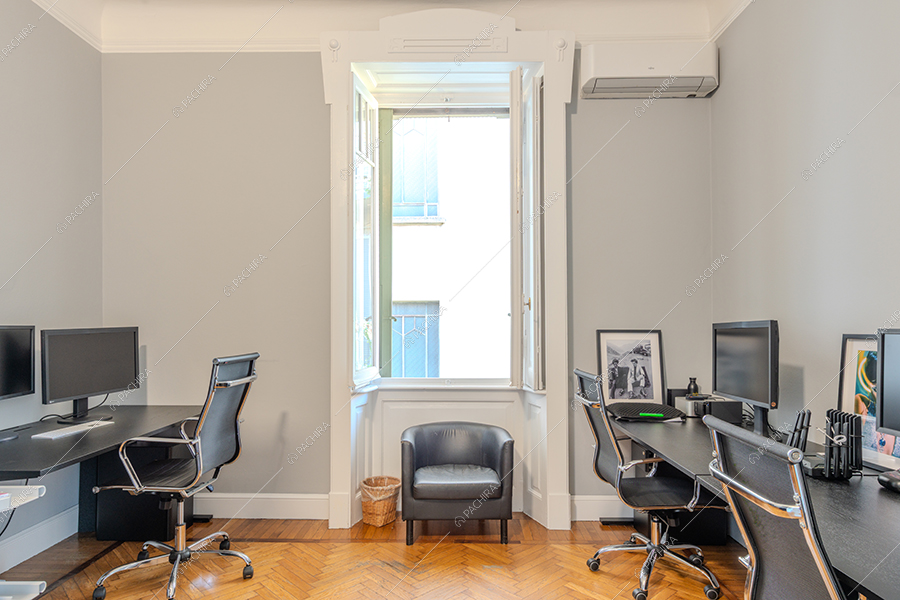 Ufficio della villa Guadarella, location in stile contemporaneo a Milano