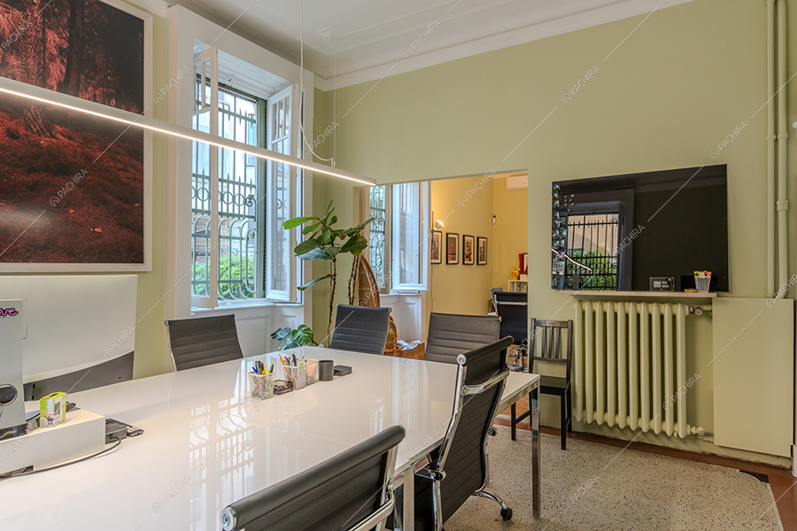 Ufficio della villa Guadarella, location in stile contemporaneo a Milano