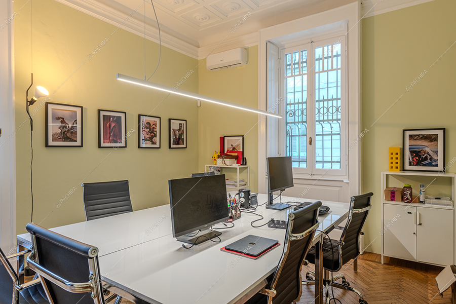 Ufficio della villa Guadarella, location in stile contemporaneo a Milano