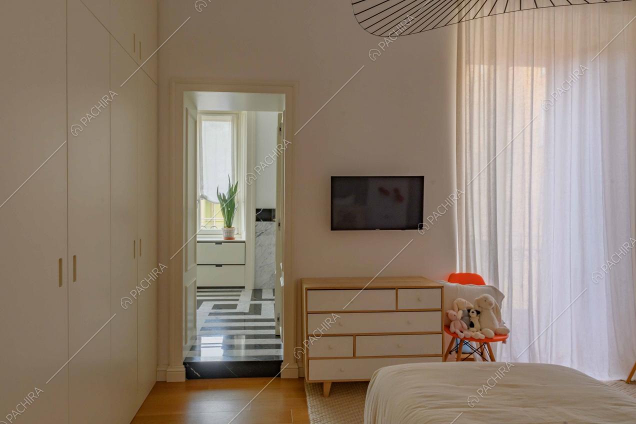 Vista sul bagno privato della camera da letto da bambini