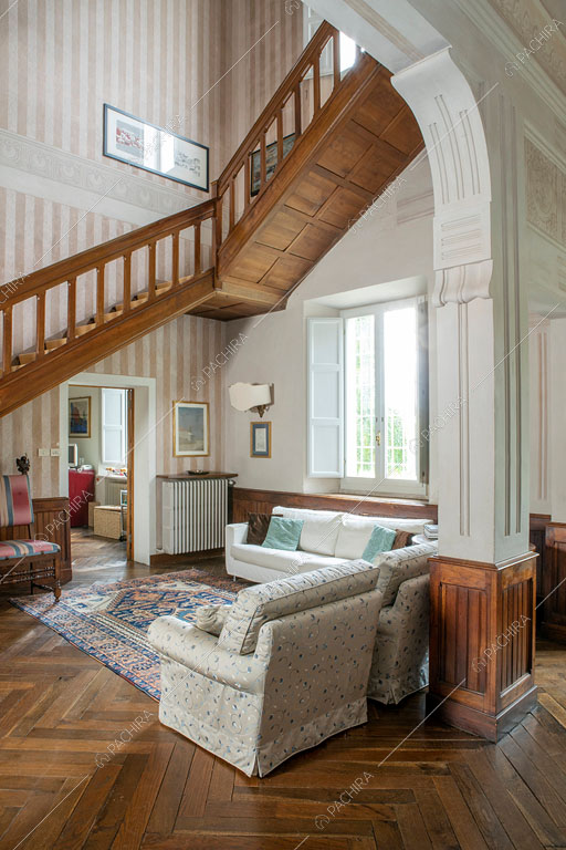 Salotto della villa Accona, location in stile classico a Ravenna