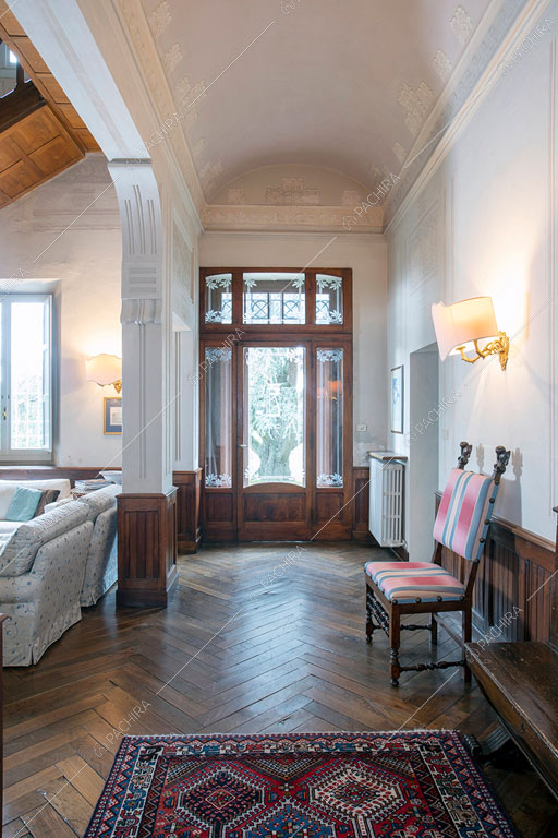 Corridoio della villa Accona, location in stile classico a Ravenna