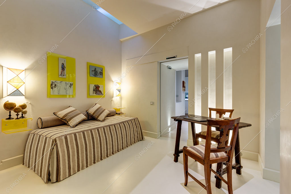 Studio dell'appartamento Passiflora, location in stile contemporaneo a Roma