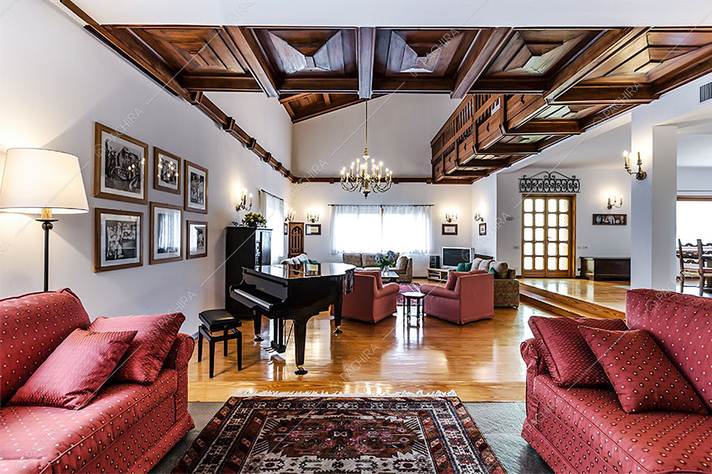 Luminosa sala dello chalet Betel, location in stile rustico a Lecco