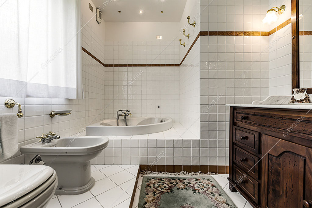 Vasca idromassaggio nel bagno dello chalet Betel, location in stile rustico a Lecco