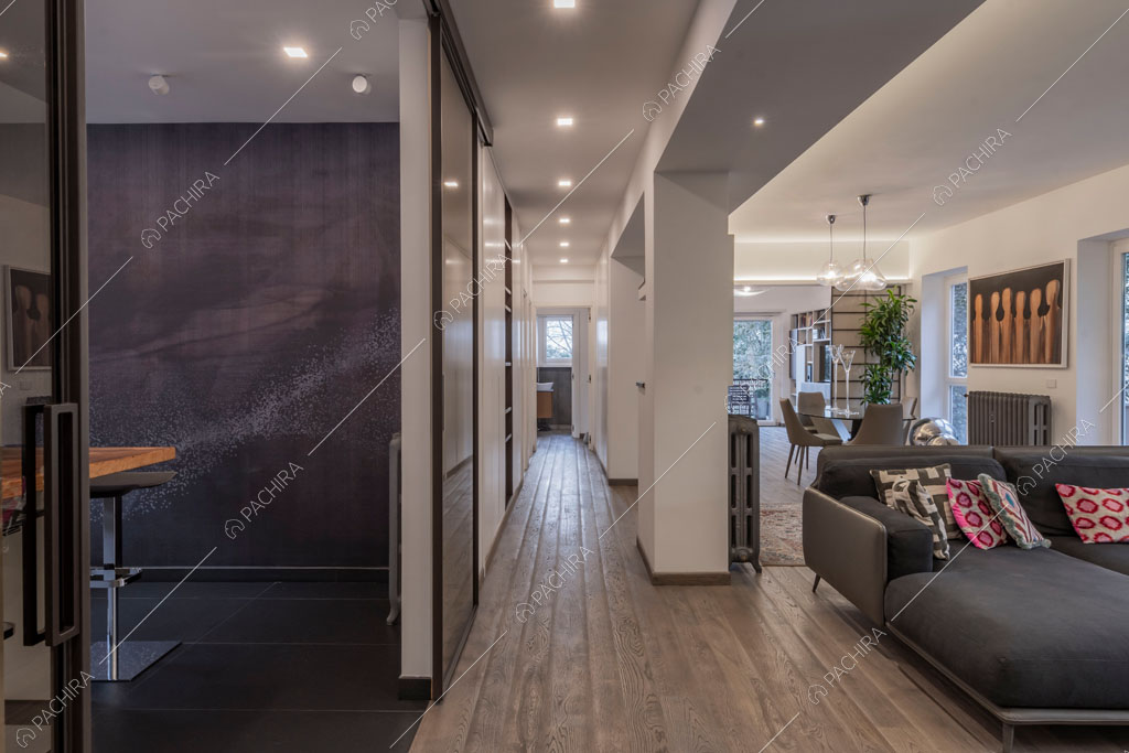 Pavimento in parquet nella sala dell'appartamento Jojoba, location in stile contemporaneo a Roma
