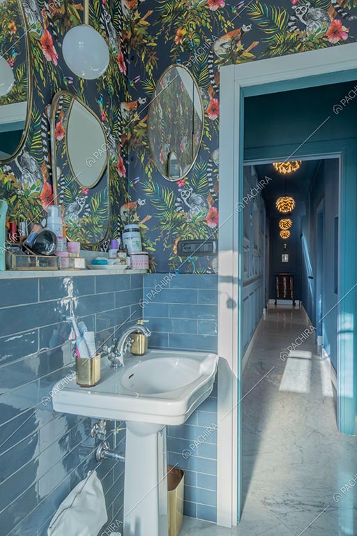 Bagno dell'appartamento Zambesi, location in stile eclettico a Roma