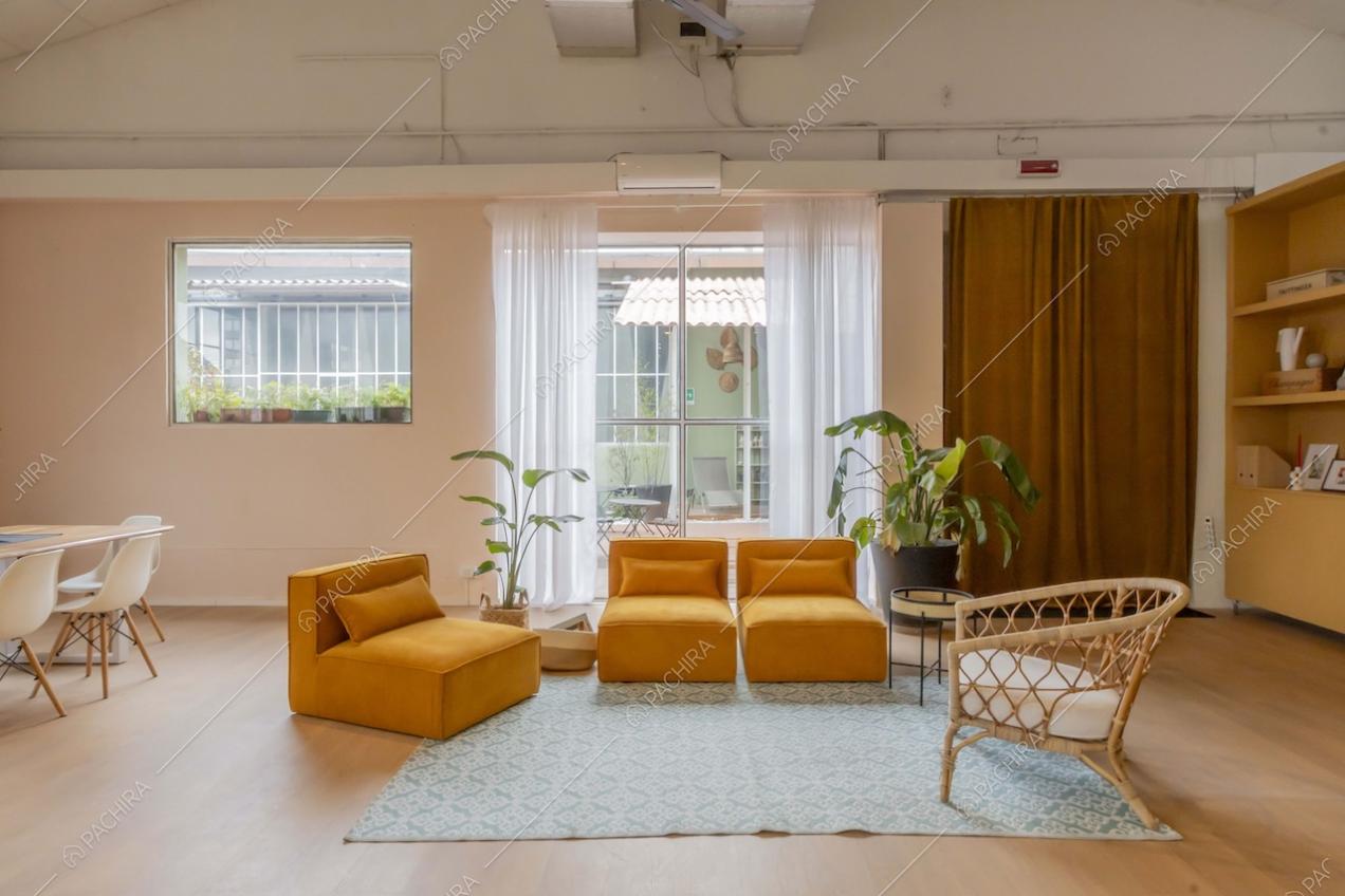 Zona living dello studio Eclipse, location in stile contemporaneo a Milano