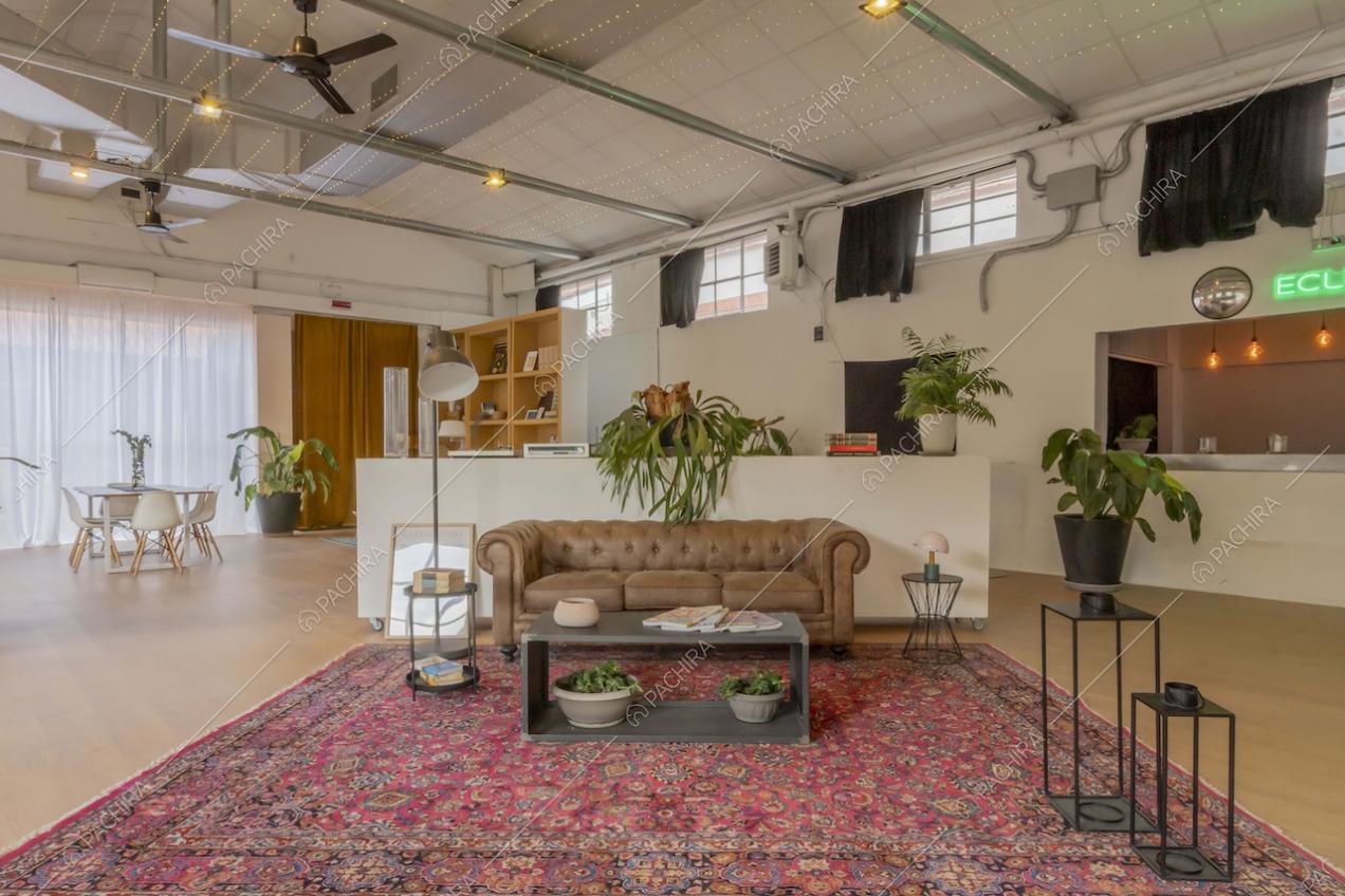 Zona living dello studio Eclipse, location in stile contemporaneo a Milano