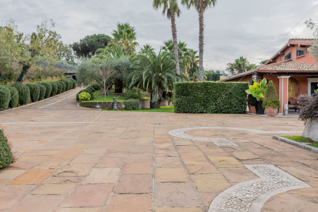 Vialetto della villa Sidley, location in stile classico a Roma