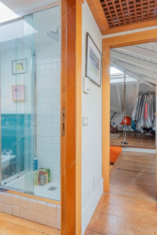 Bagno della villa Rodano, location in stile contemporaneo a Milano